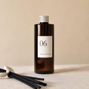 Recarga para difusor de varillas de 250 ml Raíces & Trazos con varillas de ratán